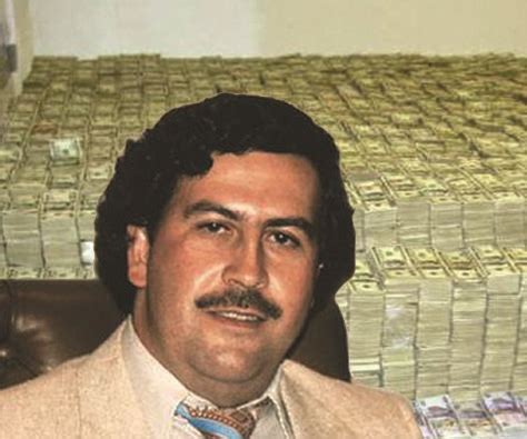 foto pablo escobar|pablo escobar selfie.